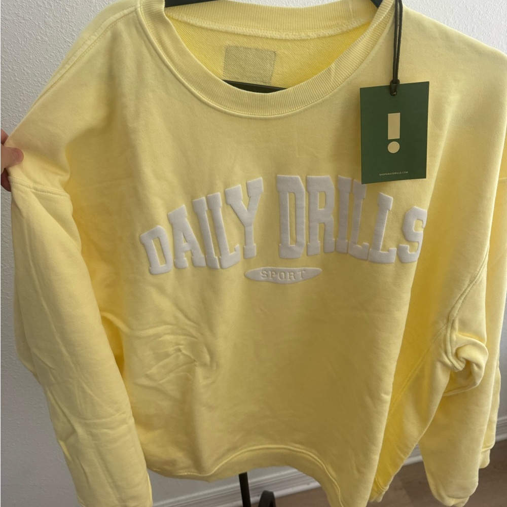 NWT daily drills lemonade crew size M/L